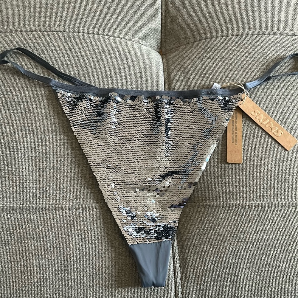NWT skims disco thong